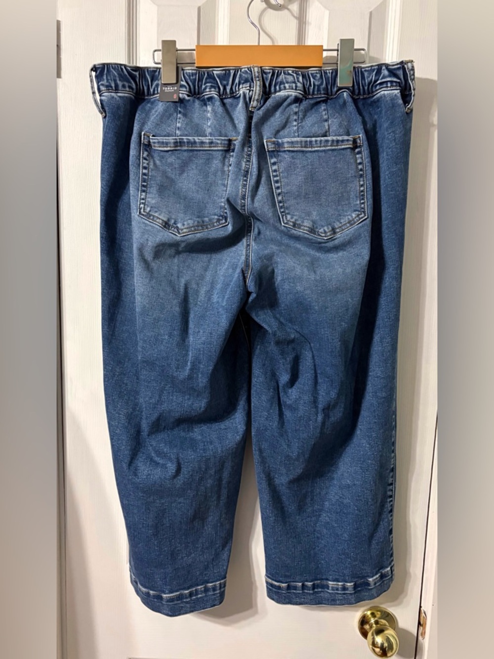 torrid Crop Weekend Mid-Rise Wide-Leg Jean - Picture 9 of 10